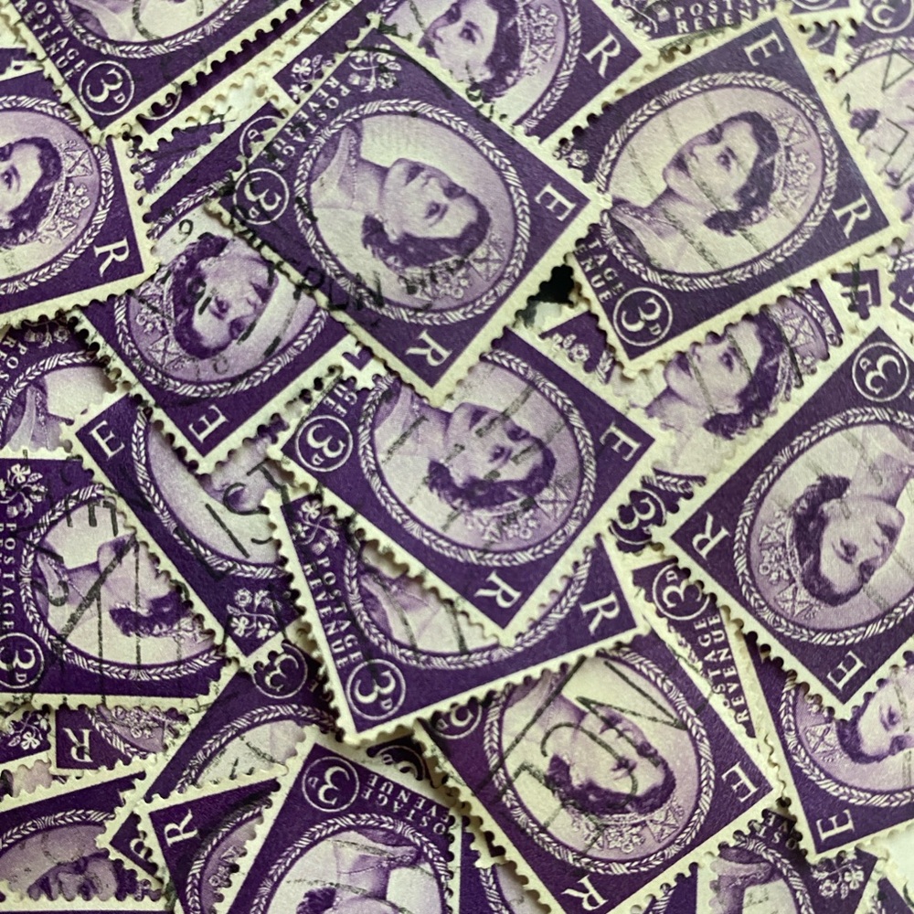 50 QEII Bust Postage Stamps wilding